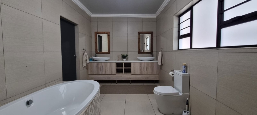 4 Bedroom Property for Sale in Monument Heights Northern Cape